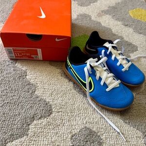 NWT Nike JR Legend turf shoes